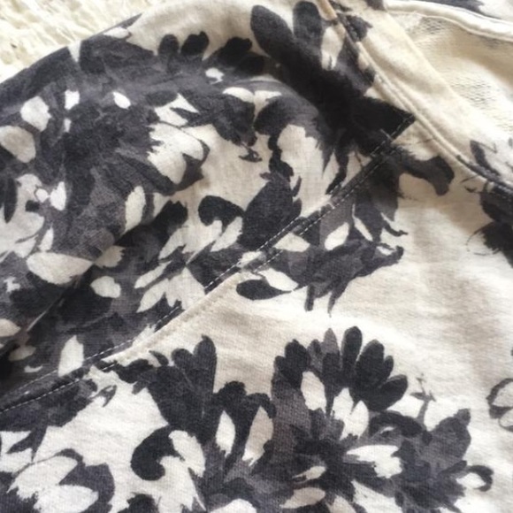 J. Crew Photo Floral Crewneck Sweatshirt Sz XS - Picture 3 of 8